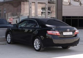 Подержанный автомобиль Toyota Camry Sedan 2008 года (7 фото)