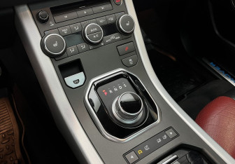 Подержанный автомобиль Land Rover Range Rover Evoque 2013 года (12 фото)