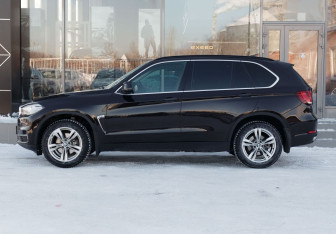 Подержанный автомобиль BMW X5 2017 года (8 фото)