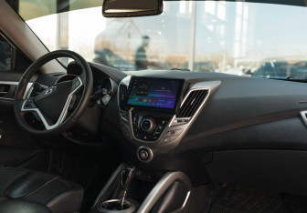 Подержанный автомобиль Hyundai Veloster 2012 года (10 фото)