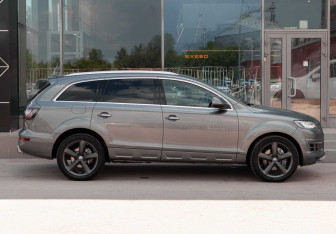 Подержанный автомобиль Audi Q7 2014 года (4 фото)