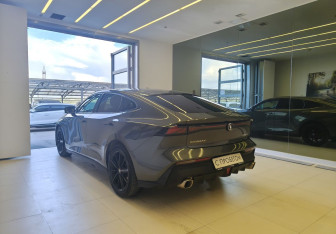 Подержанный автомобиль Changan UNI-V 2023 года (6 фото)