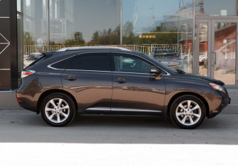 Подержанный автомобиль Lexus RX 2010 года (4 фото)