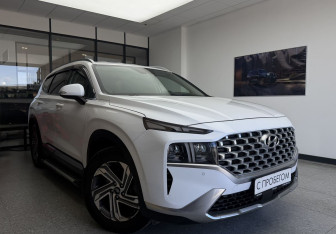 Подержанный автомобиль Hyundai Santa Fe 2021 года (3 фото)