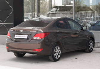 Подержанный автомобиль Hyundai Solaris Sedan 2015 года (5 фото)