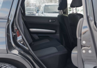 Подержанный автомобиль Nissan X-Trail 2007 года (18 фото)