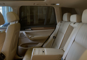 Подержанный автомобиль BMW X3 2011 года (13 фото)