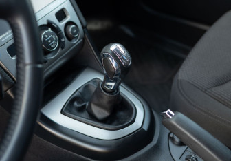 Подержанный автомобиль Peugeot 408 2012 года (15 фото)