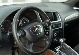 Подержанный автомобиль Audi Q5 2013 года (12 фото)
