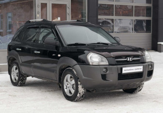 Подержанный автомобиль Hyundai Tucson 2006 года (3 фото)