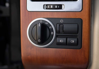 Подержанный автомобиль Land Rover Range Rover 2009 года (21 фото)