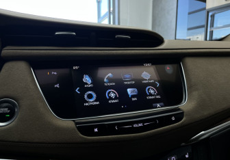 Подержанный автомобиль Cadillac XT5 2017 года (15 фото)