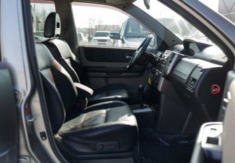 Подержанный автомобиль Nissan X-Trail 2004 года (19 фото)