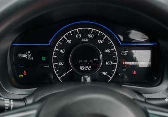 Подержанный автомобиль Nissan Note 2017 года (12 фото)