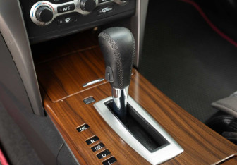 Подержанный автомобиль Nissan Teana 2010 года (16 фото)