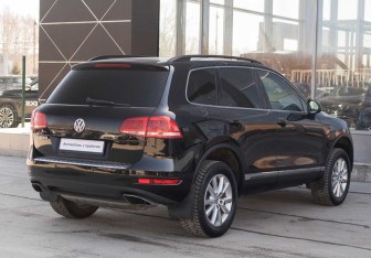 Подержанный автомобиль Volkswagen Touareg 2012 года (5 фото)