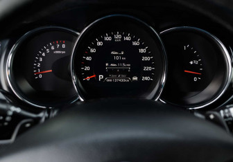 Подержанный автомобиль Kia Ceed Wagon 2013 года (13 фото)