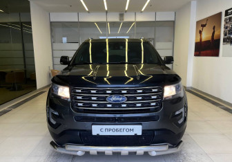 Подержанный автомобиль Ford Explorer 2018 года (3 фото)