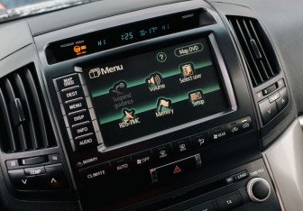 Подержанный автомобиль Toyota Land Cruiser Suv 2008 года (14 фото)