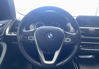 Подержанный автомобиль BMW X3 2018 года (11 фото)