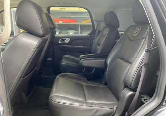 Подержанный автомобиль Cadillac Escalade Suv 2012 года (10 фото)