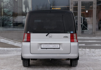 Подержанный автомобиль Honda Mobilio 2002 года (6 фото)