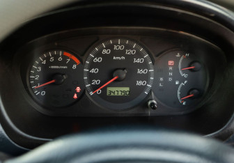 Подержанный автомобиль Honda Civic Hatchback 2001 года (12 фото)