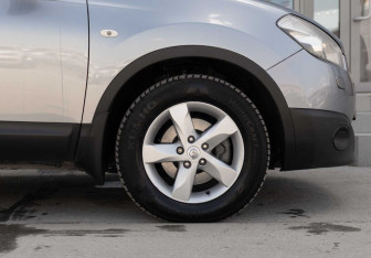 Подержанный автомобиль Nissan Qashqai 2011 года (9 фото)