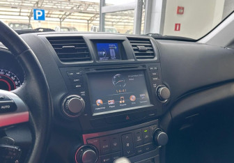 Подержанный автомобиль Toyota Highlander 2013 года (12 фото)