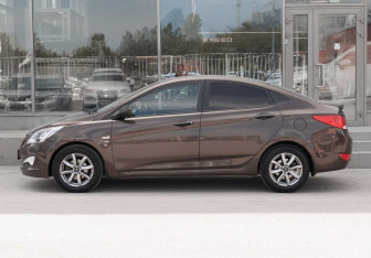 Подержанный автомобиль Hyundai Solaris Sedan 2015 года (8 фото)