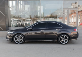 Подержанный автомобиль Honda Accord Sedan 2010 года (8 фото)