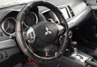 Подержанный автомобиль Mitsubishi Lancer Sedan 2007 года (11 фото)