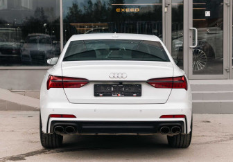 Подержанный автомобиль Audi A6 Sedan 2020 года (6 фото)