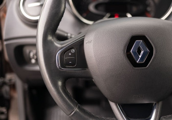 Подержанный автомобиль Renault Kaptur 2017 года (12 фото)