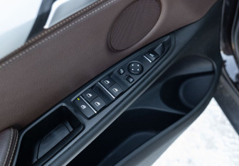 Подержанный автомобиль BMW X5 2017 года (22 фото)