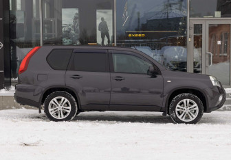 Подержанный автомобиль Nissan X-Trail 2011 года (4 фото)