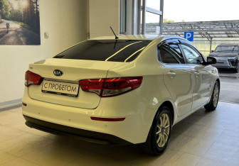 Подержанный автомобиль Kia Rio Sedan 2016 года (4 фото)