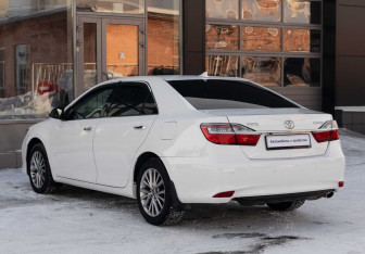 Подержанный автомобиль Toyota Camry Sedan 2016 года (7 фото)