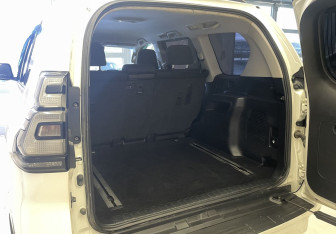 Подержанный автомобиль Toyota Land Cruiser Prado 2021 года (8 фото)