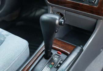 Подержанный автомобиль Toyota Carina Sedan 1998 года (14 фото)