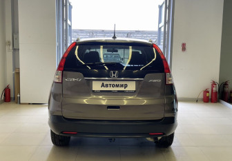 Подержанный автомобиль Honda CR-V 2012 года (5 фото)