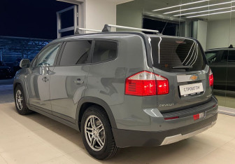 Подержанный автомобиль Chevrolet Orlando 2011 года (4 фото)