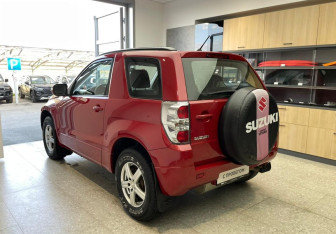 Подержанный автомобиль Suzuki Grand Vitara 2009 года (6 фото)