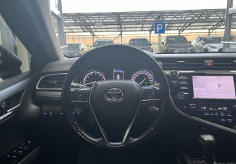 Подержанный автомобиль Toyota Camry Sedan 2018 года (9 фото)