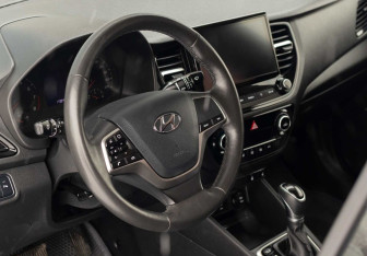 Подержанный автомобиль Hyundai Solaris Sedan 2021 года (11 фото)