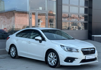 Подержанный автомобиль Subaru Legacy Sedan 2018 года (3 фото)
