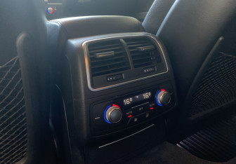 Подержанный автомобиль Audi A7 2010 года (17 фото)