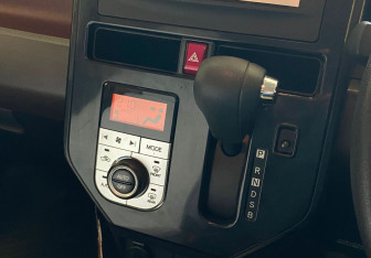 Подержанный автомобиль Toyota Tank 2018 года (9 фото)