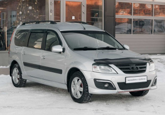 Подержанный автомобиль LADA (ВАЗ) Largus Wagon 2015 года (3 фото)
