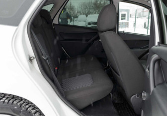 Подержанный автомобиль LADA (ВАЗ) Granta Liftback 2018 года (18 фото)